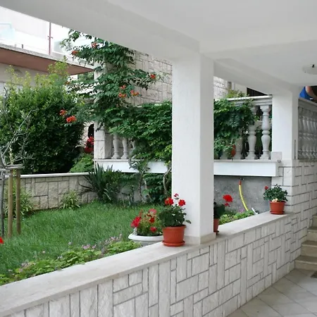 With Parking Space - 5593 Apartman