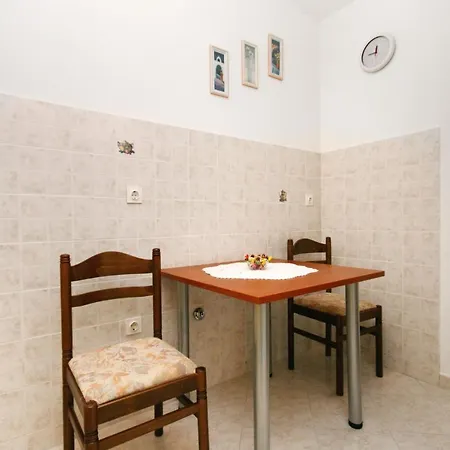 Apartman With Parking Space - 5593 *